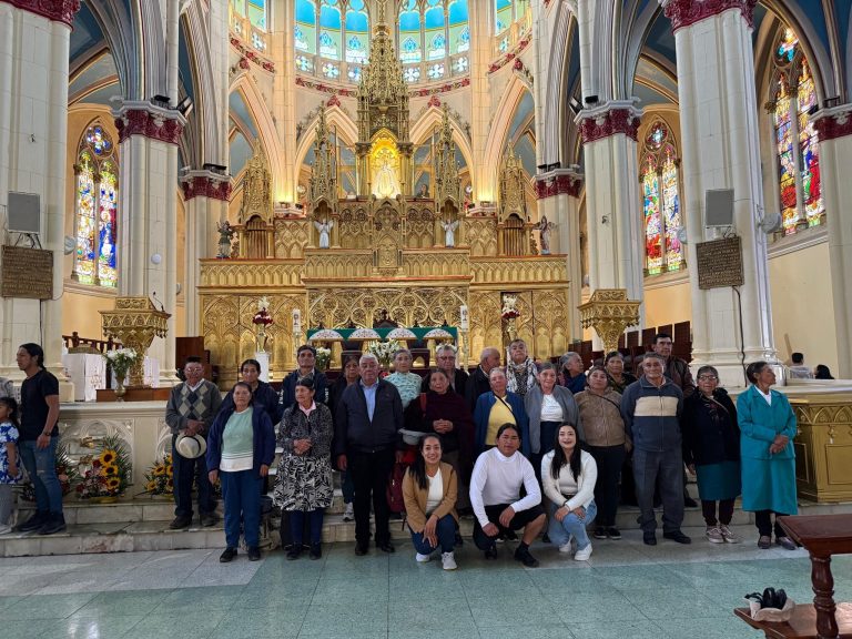 Espacios de Socialización y Encuentro con Alimentación